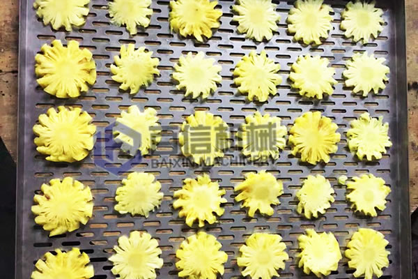 菠蘿烘幹生産現場